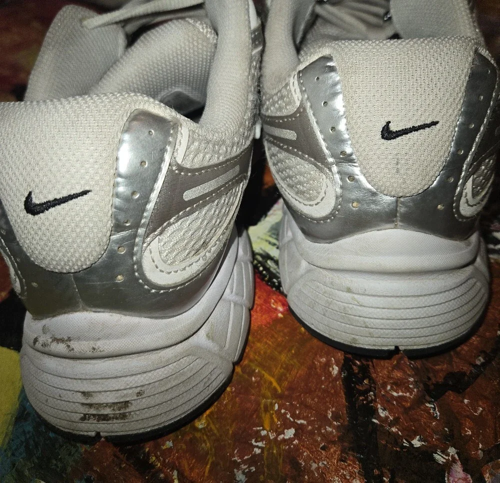 Nike White Silver Black Running Sneakers - Picture 7 of 10